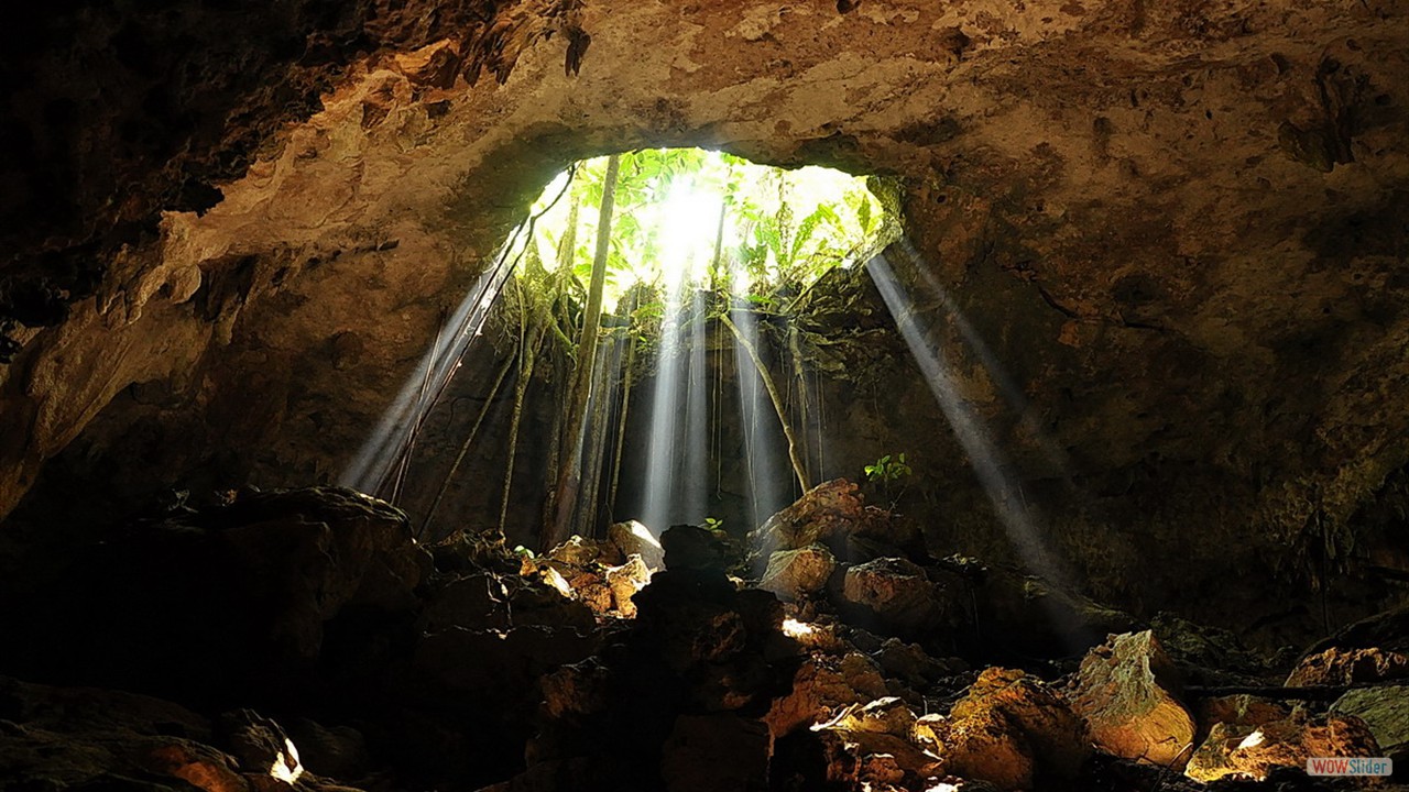 11 Entradas naturales a las grutas